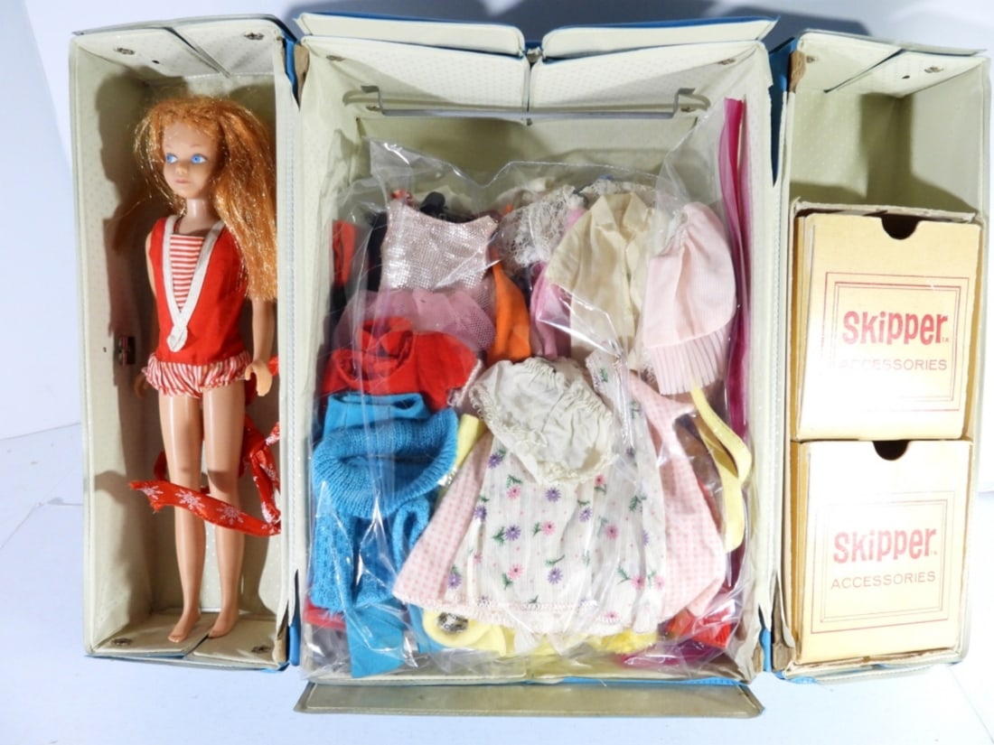 1963 SKIPPER DOLL in CASE w/CLOTHES (1 of 10)