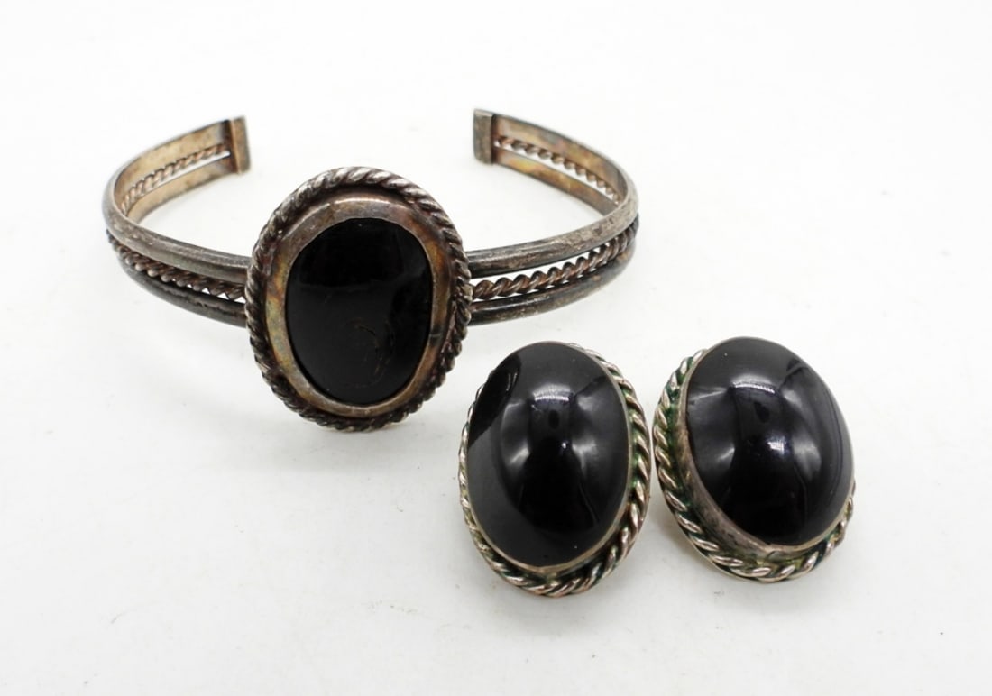 BLACK ONYX CUFF BRACELET & EARRINGS SER (1 of 2)