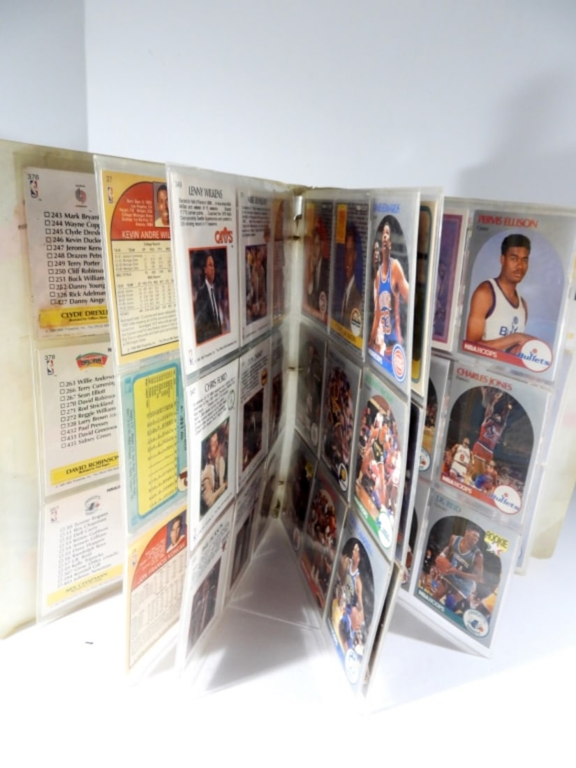 APPROX 99 BASKETBALL CARDS (1 of 2)