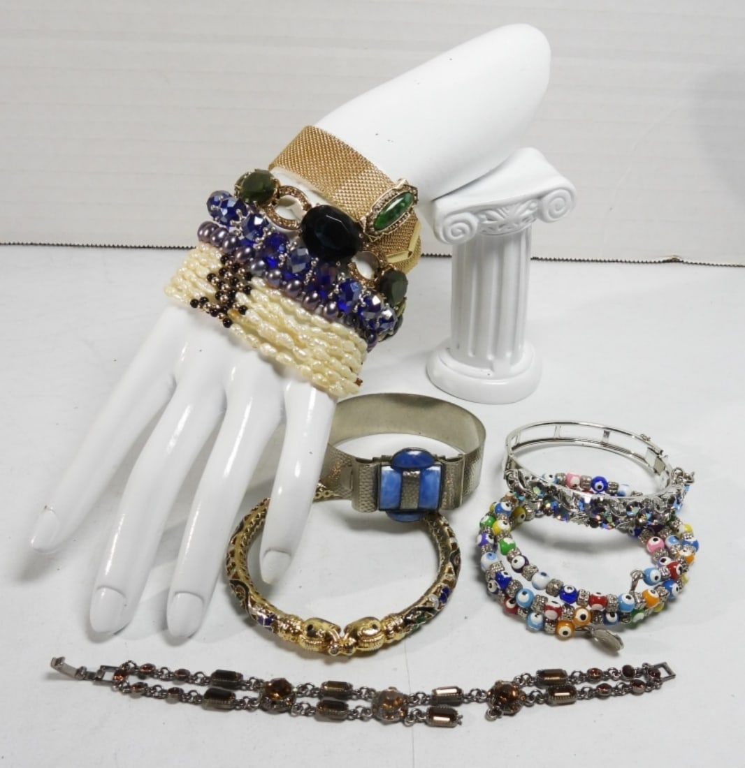 10 FASHION BRACELETS (1 of 4)