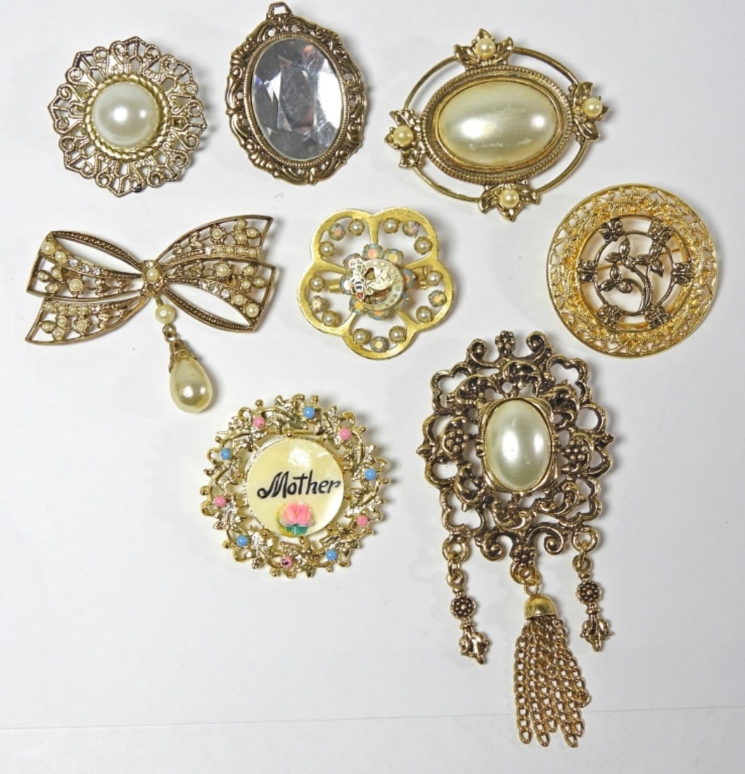 7 CT VINTAGE BROOCHES (1 of 6)