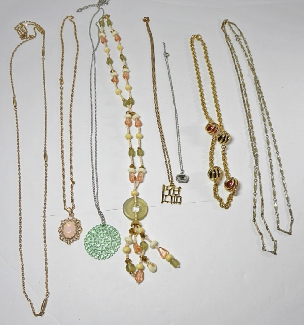 (8) VINTAGE BEADED & CHAIN NECKLACES (1 of 3)