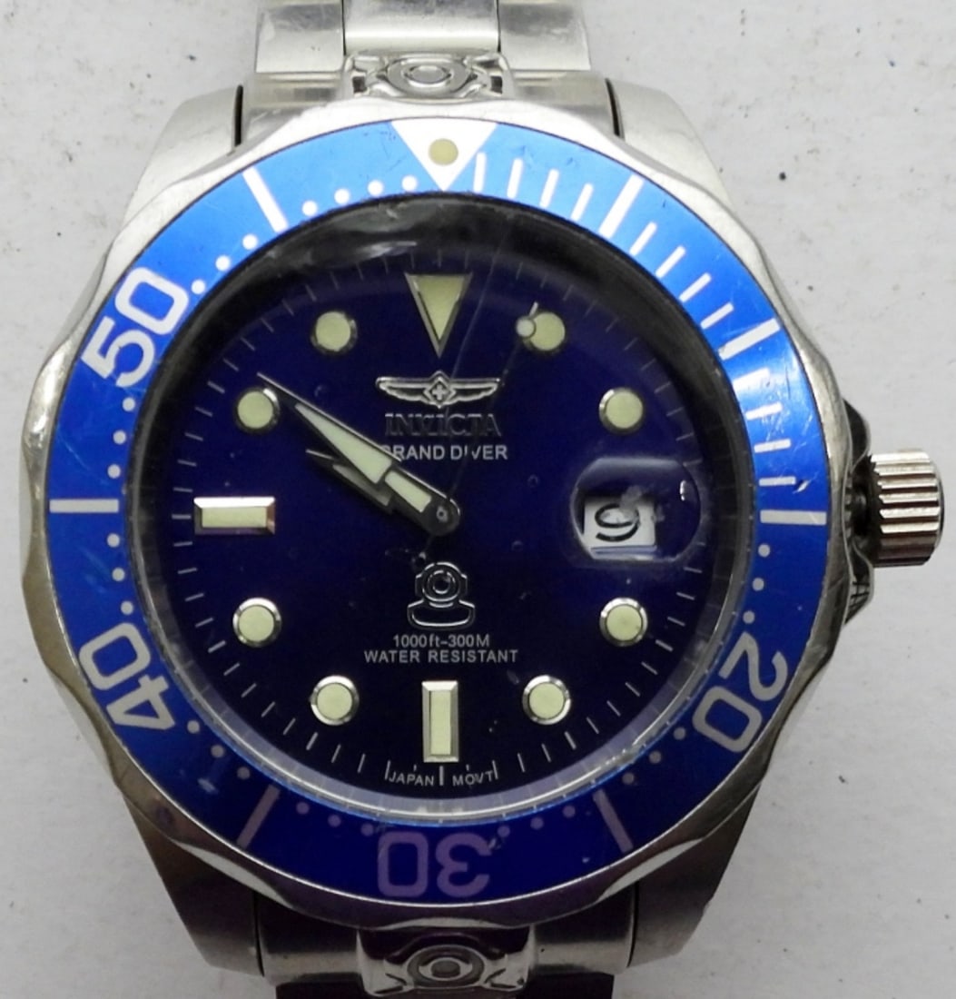 PROFESSIONAL INVICTA GRAND DIVER WATCH: PROFESSIONAL INVICTA GRAND DIVER MENS WATCH - STAINLESS STEEL, WATER RESISTANT 300M UNTESTED / UNVERIFIED