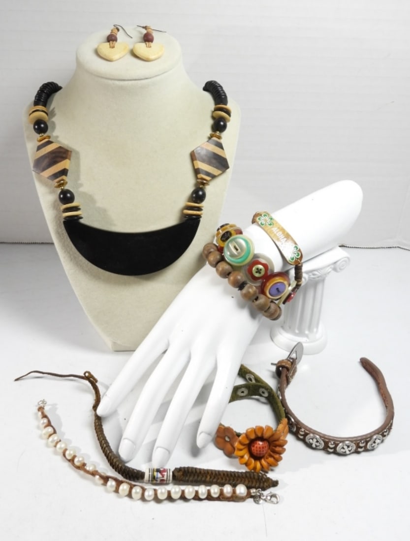BOHO JEWELRY LOT - WOOD & LEATHER: NECKLACES & BRACELETS