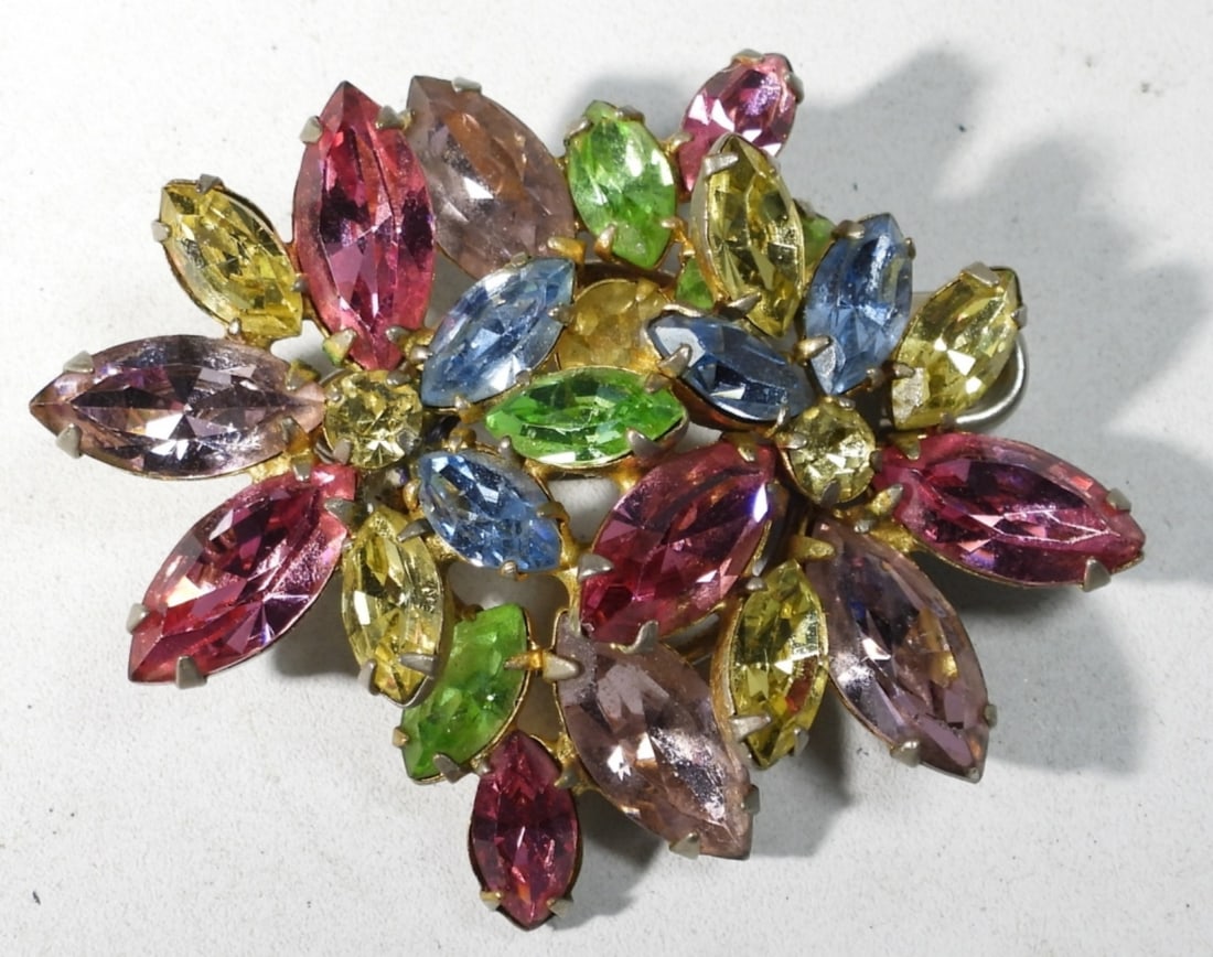 REGENCY SIGNED AUSTRIA RHINESTONE PIN (1 of 4)