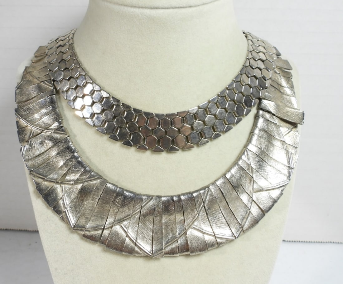 (2) CHUNKY COLLAR STYLE NECKLACES (1 of 2)