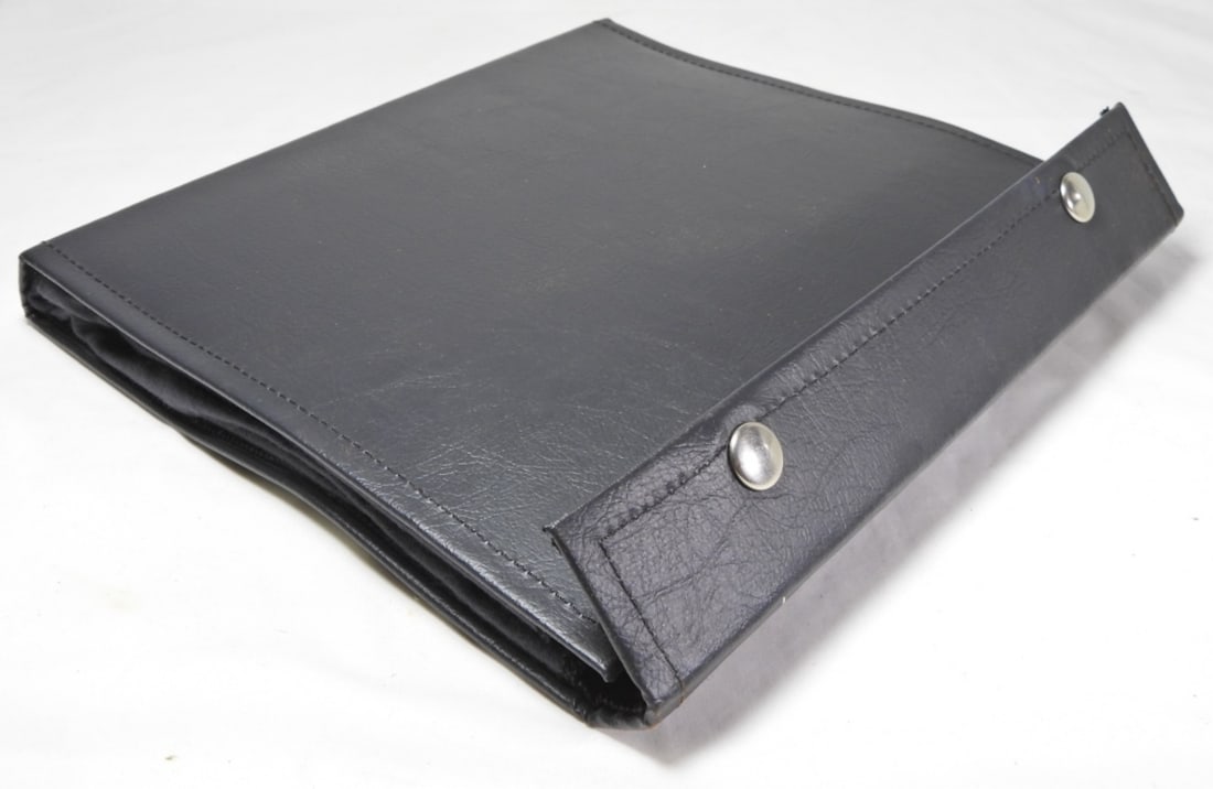 PREMIUM KNIFE DISPLAY /STORAGE CASE (1 of 4)