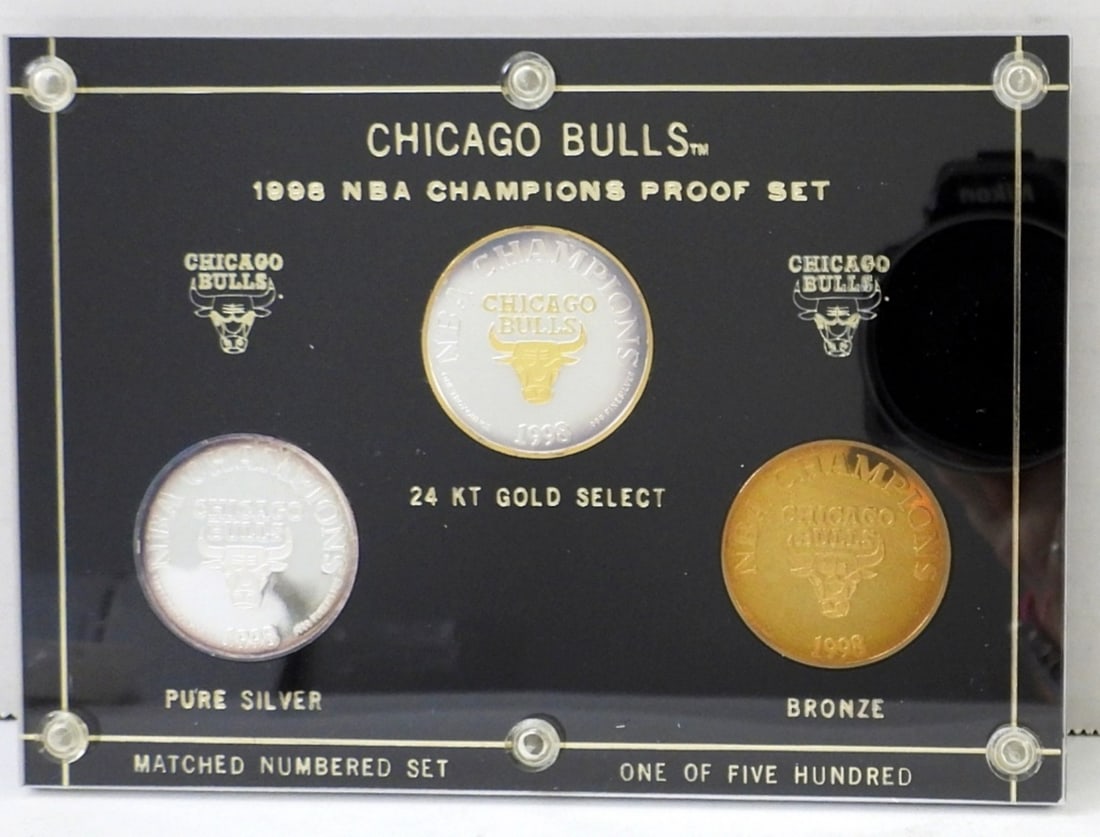 (3)CHICAGO BULL COIN SET: (1).999 SILVER 1OZT (1)24KT GOLD ENHANCED (1) BRONZE