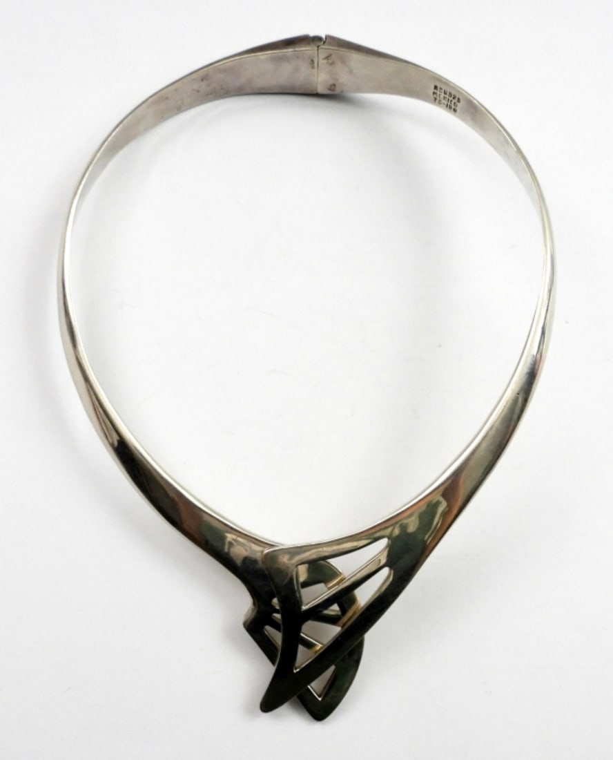 SIGNED MEXICO HINGED COLLAR NECKLACE 925: SIGNED "ACS925 MEXICO TC-106", HINGED COLLAR NECKLACE. 54.8 DWT