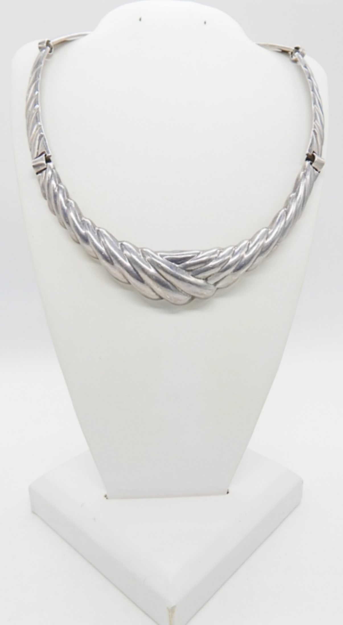STERLING CHOKER: 35DWT, STAMPED STERLING 925 NEAR OPEN BOX CLASP