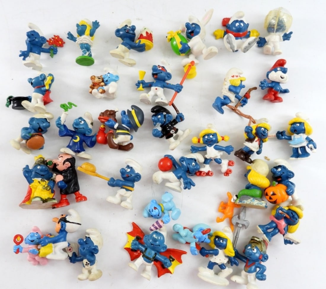 (33) EARLY 1980s SMURF TOY LOT (1 of 5)