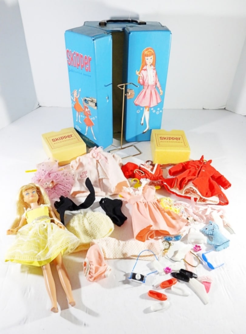 1963 MATTEL SKIPPER W/ CARRYING CASE PLUS (1 of 14)