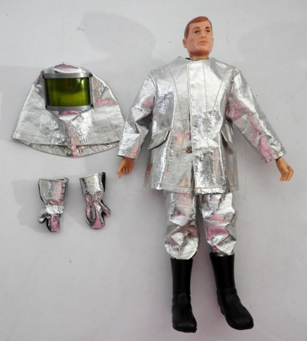 GI JOE FIRE FIGHTER PILOT CRASH CREW (1 of 3)