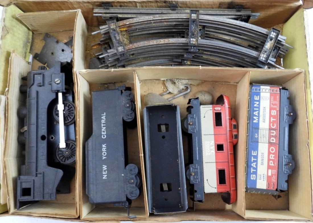 VINTAGE ALL STATE MECHANICAL TRAIN SET (1 of 5)