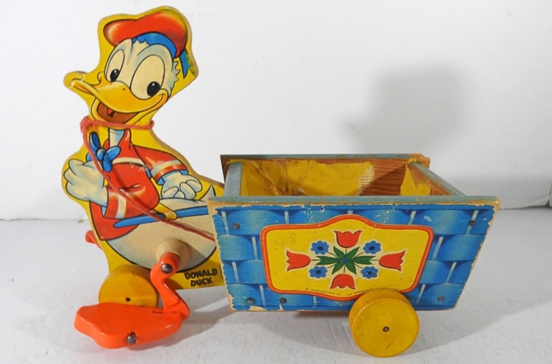 FISHER PRICE DONALD DUCK PULL TOY (1 of 6)