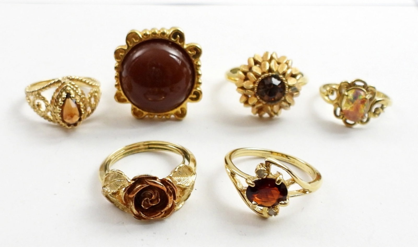 AVON GOLD TONE FASHION RINGS & MORE (1 of 3)