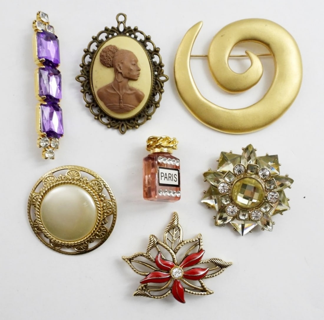 (7) VINTAGE GOLD TONE BROOCH PINS (1 of 2)