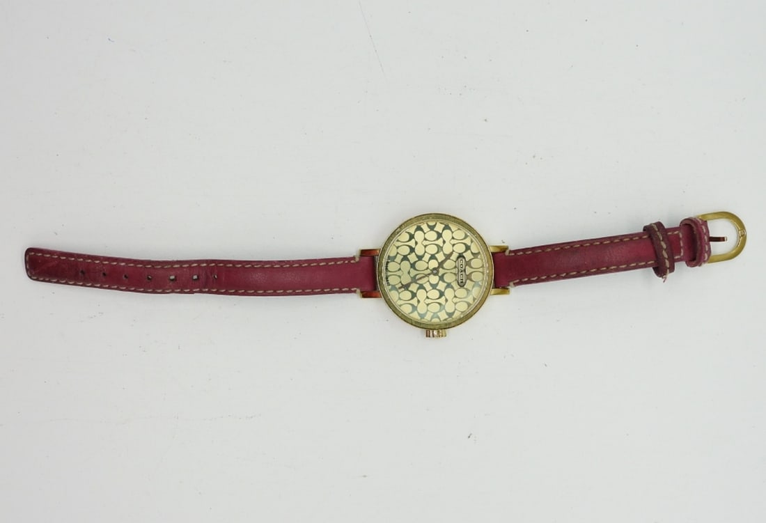 COACH LADIES WRIST WATCH (1 of 3)