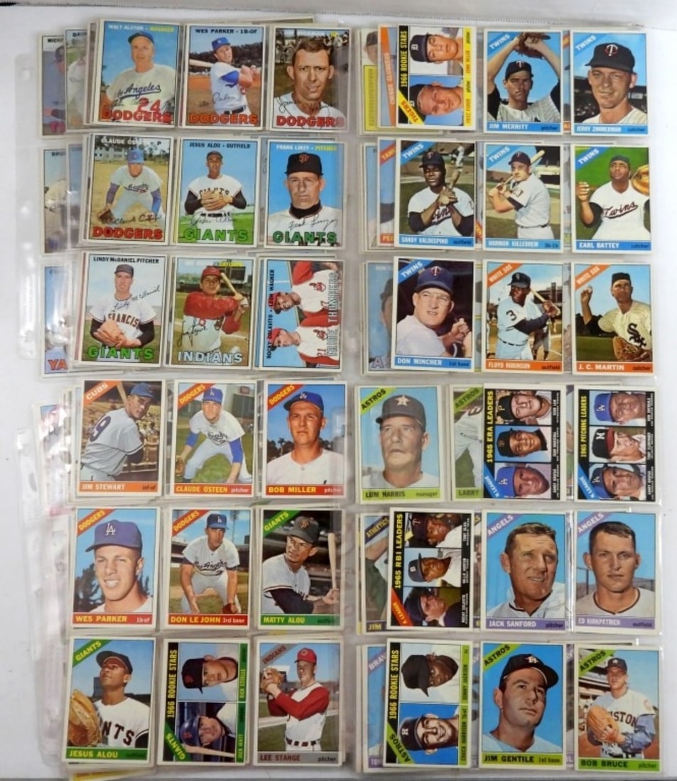 (154) 1966 & 1967 TOPPS BASEBALL LOT (1 of 3)