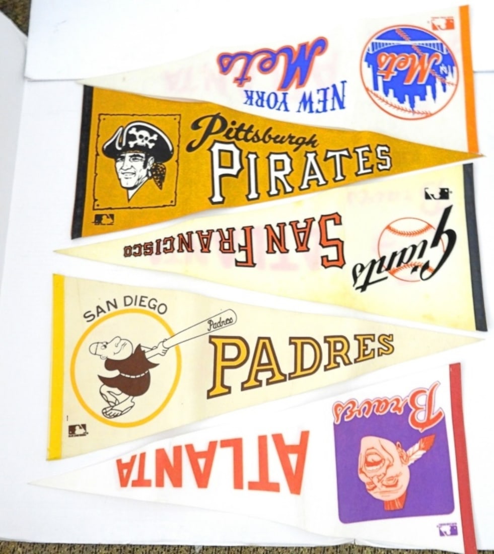 (5) BASEBALL PENNENTS: ALL IN GOOD CONDITION ATLANTA BRAVES, SAN DIEGO PADRES,PITTSBURGH PIRATES,SAN FRANSICO PIRATES & NEW YORK METS - APPROX 29 1/2" LONG EACH