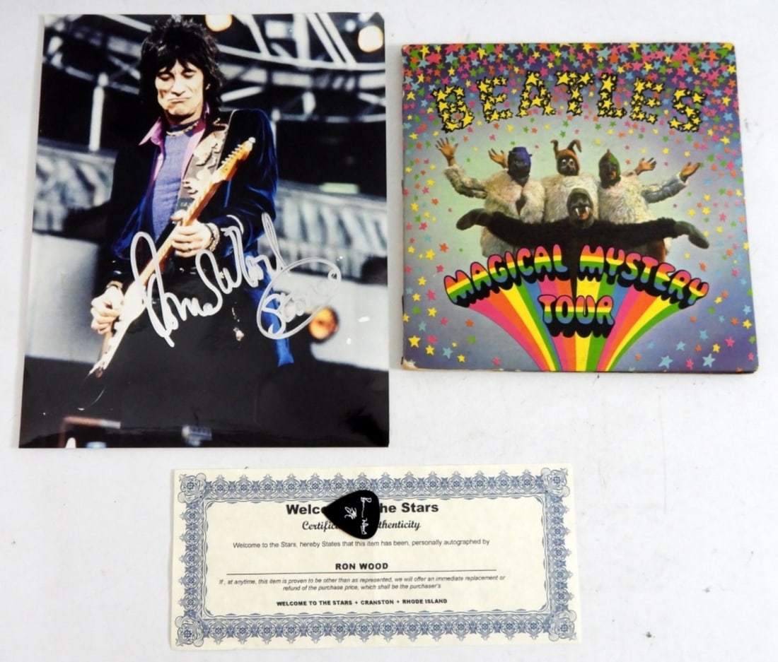 1967 BEATLES 45 RECORD SET & RON WOOD AUTOGRAPHS (1 of 4)
