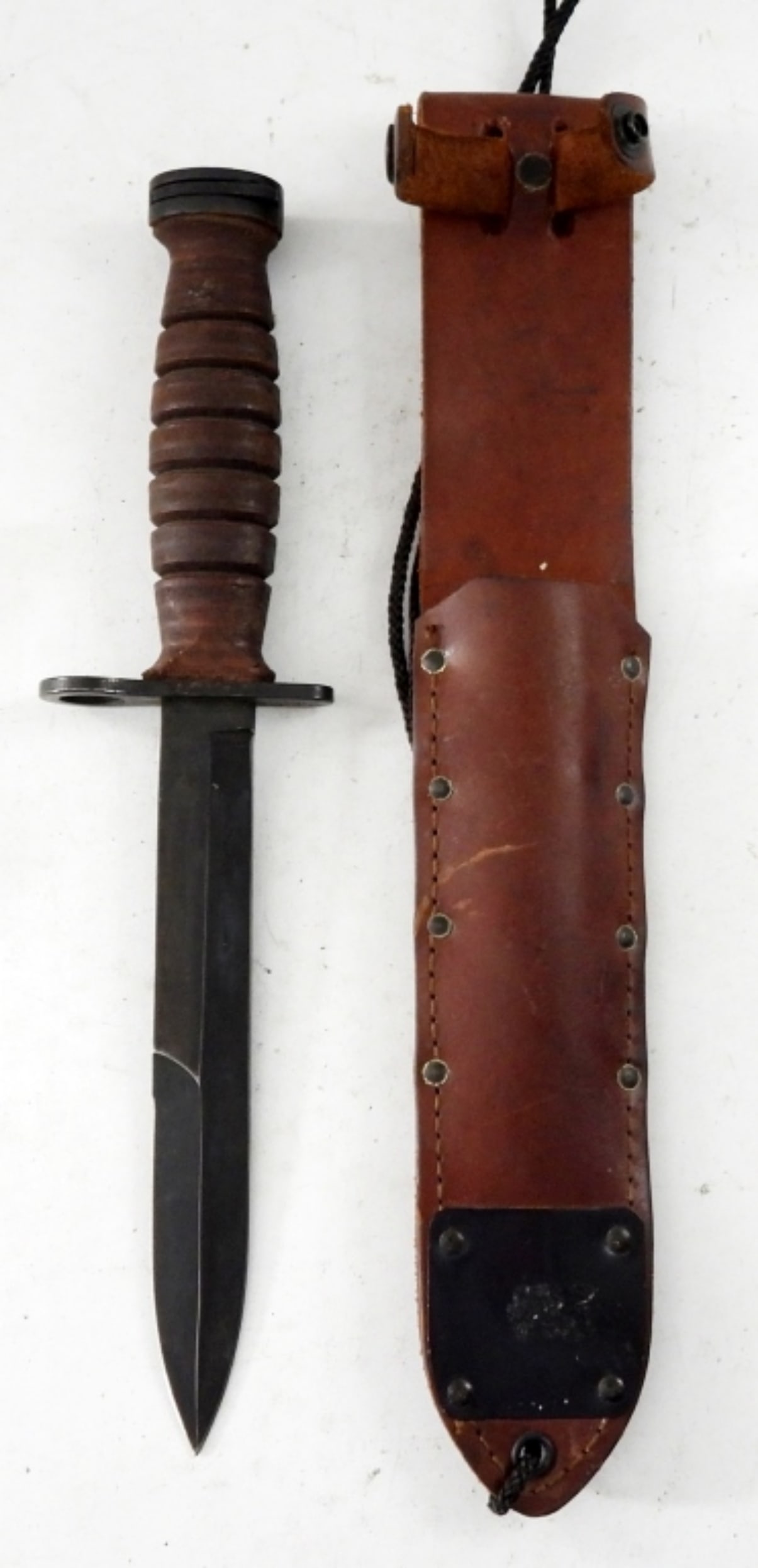 BAYONET KNIFE w/SHEATH (1 of 3)