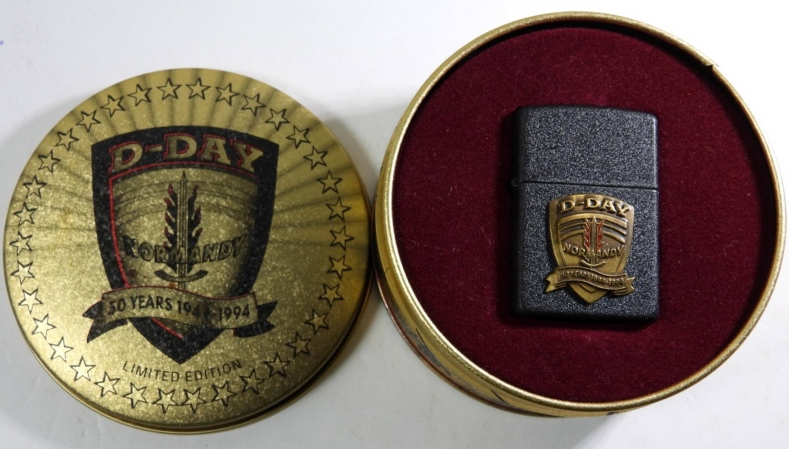 1944-1994 UNFIRED D-DAY NORMANDY ZIPPO & TIN: 1944-1994 UNFIRED D-DAY NORMANDY 50 YEAR COLLECTABLE ZIPPO LIGHTER & TIN
