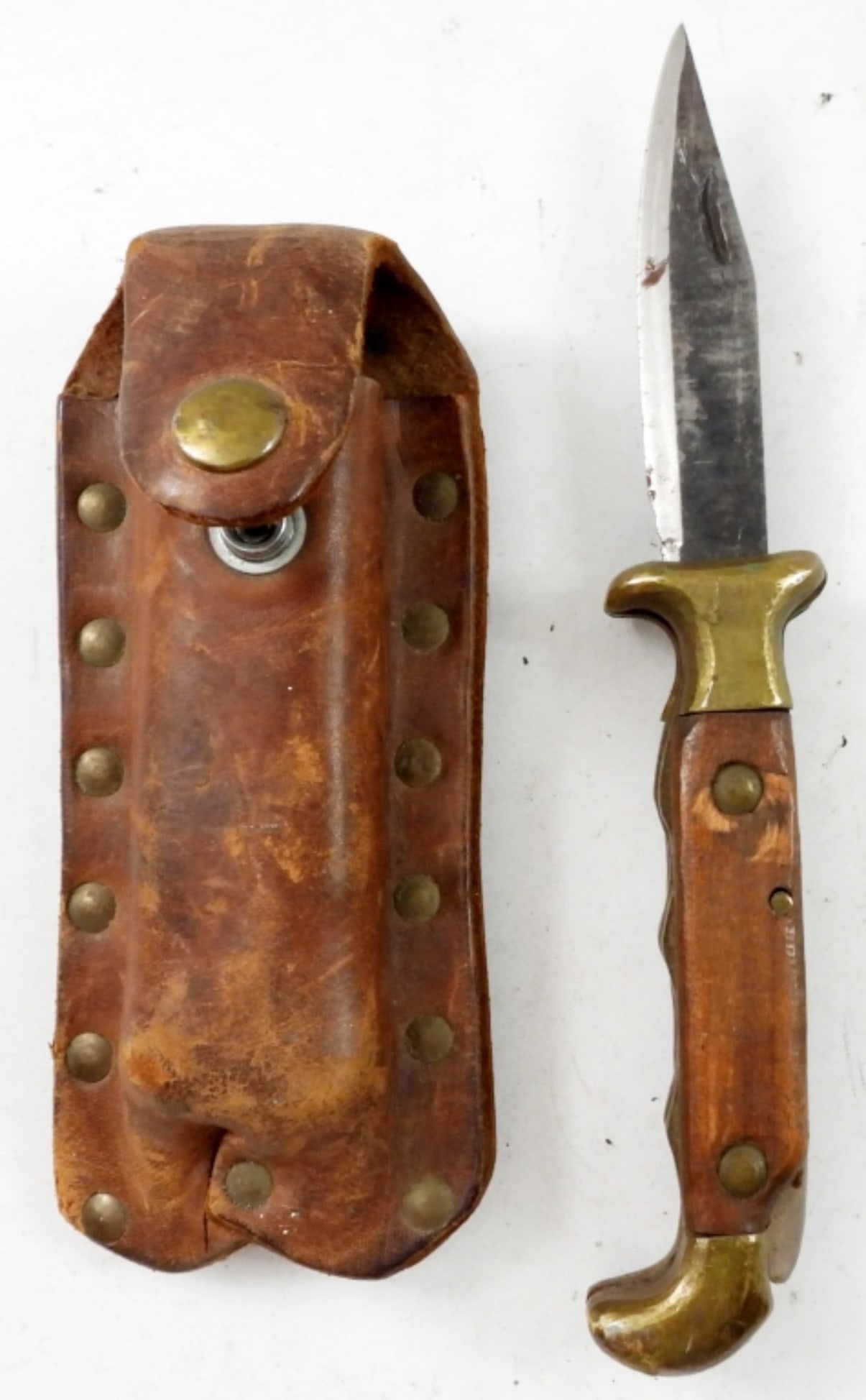 VINTAGE LOCKBACK WOOD HANDLE KNIFE (1 of 3)