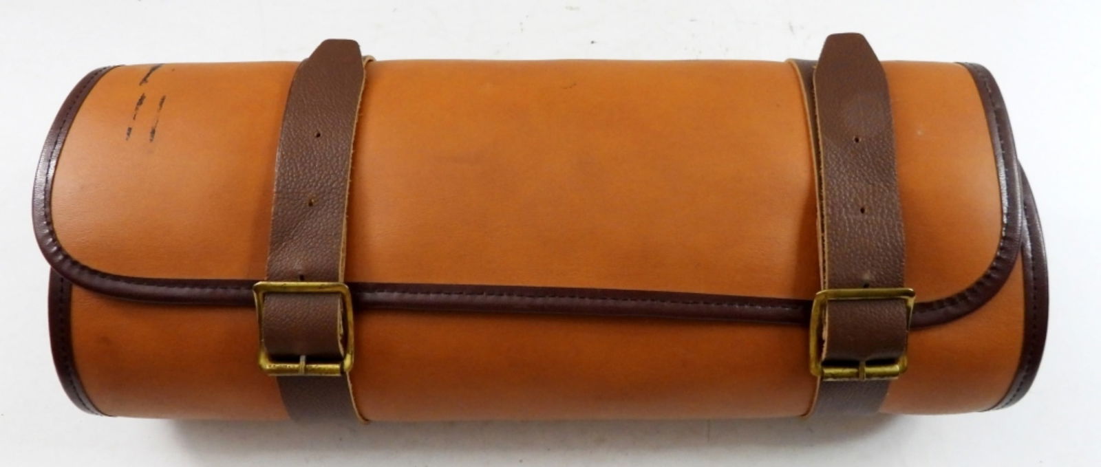 KNIFE CARRYING CASE: HOLDS MULTIPLE KNIVES USED CONDITION SMELLS LIKE CUGARETTE SMOKE