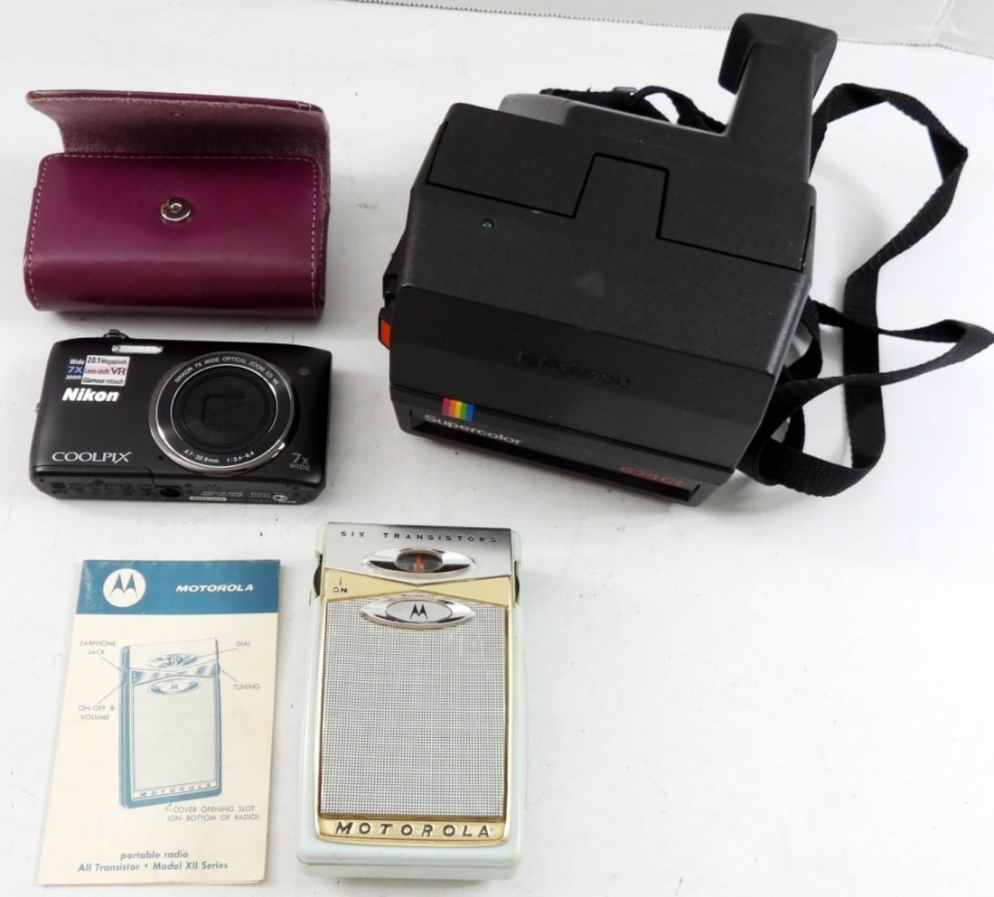 POLAROID 635CL CAMERA, MOTOROLA: SIX TRANSISTOR RADIO & NIKON COOLPIX MODERN CAMERA - ALL UNTESTED