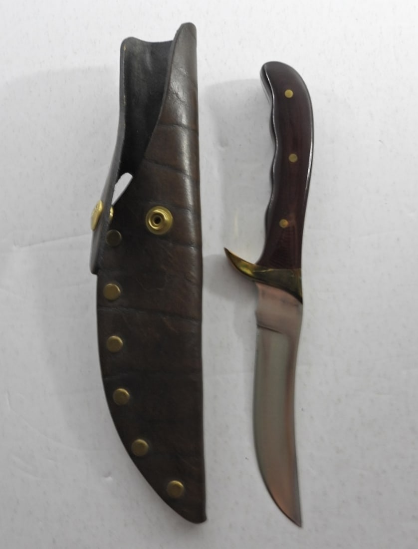 BUCK AKONUA VINTAGE KNIFE (1 of 3)