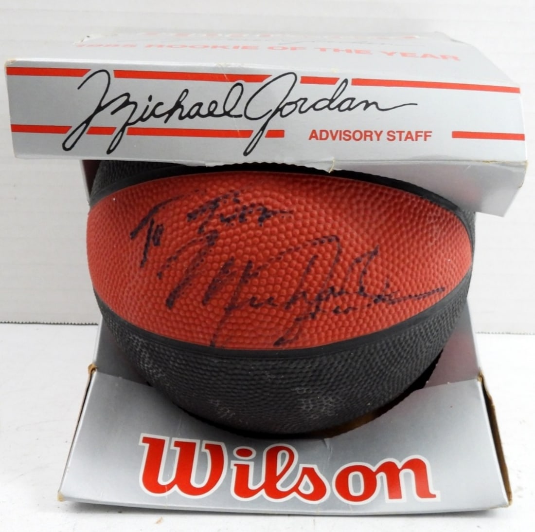 MICHAEL JORDAN SIGNED BASKETBALL (1 of 2)
