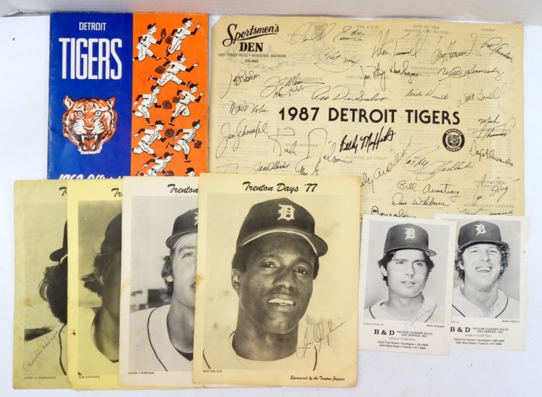 DETROIT TIGERS 1962 YRBOOK & (6) AUTO's (1 of 4)
