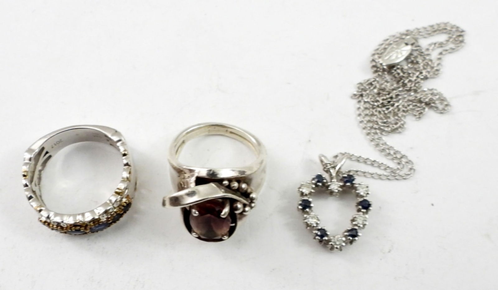 BEAUTIFUL STERLING NECKLACE & RINGS SET (1 of 3)