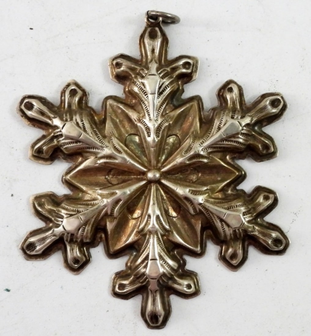 Gorham Sterling Snowflake Ornament 1978 (1 of 2)