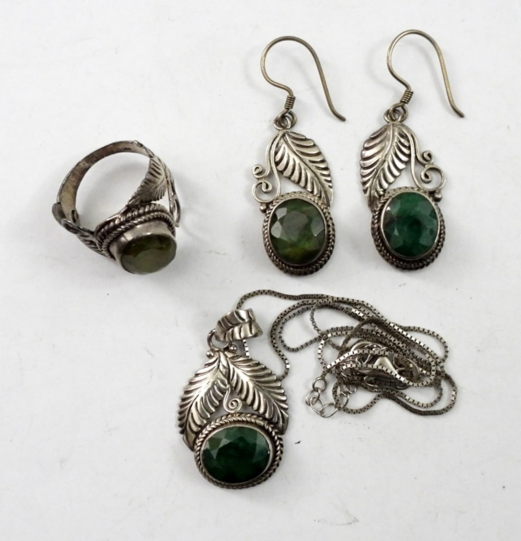 SOUTHWEST GREEN STONE LEAF JEWELRY: PRETTY SET - EARRINGS, RINGS size 9, NECKLACE 18" (17 DWT)