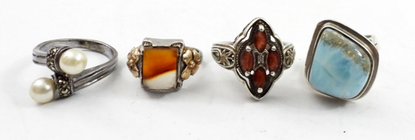 LOT OF 4 VINTAGE STERLING RINGS (1 of 2)