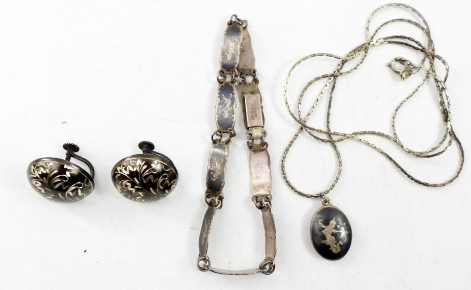 SIAM STERLING  BRACELET&MORE (1 of 2)