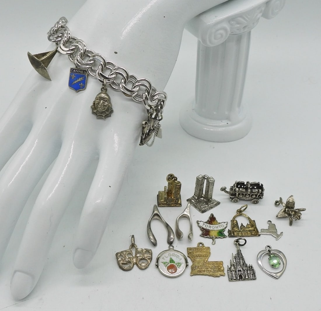VTG STERLING CHARM BRACELET (1 of 4)