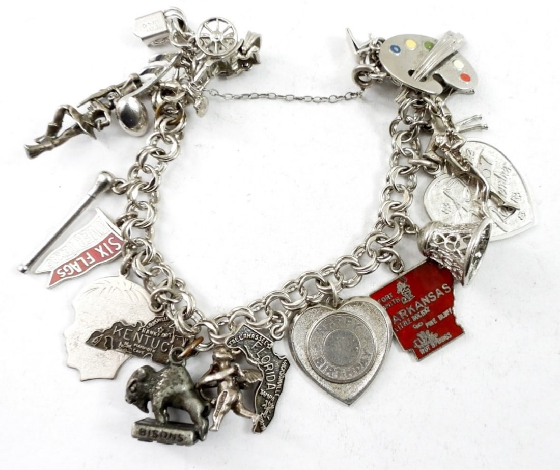 VTG STERLING CHARM BRACELET (1 of 2)