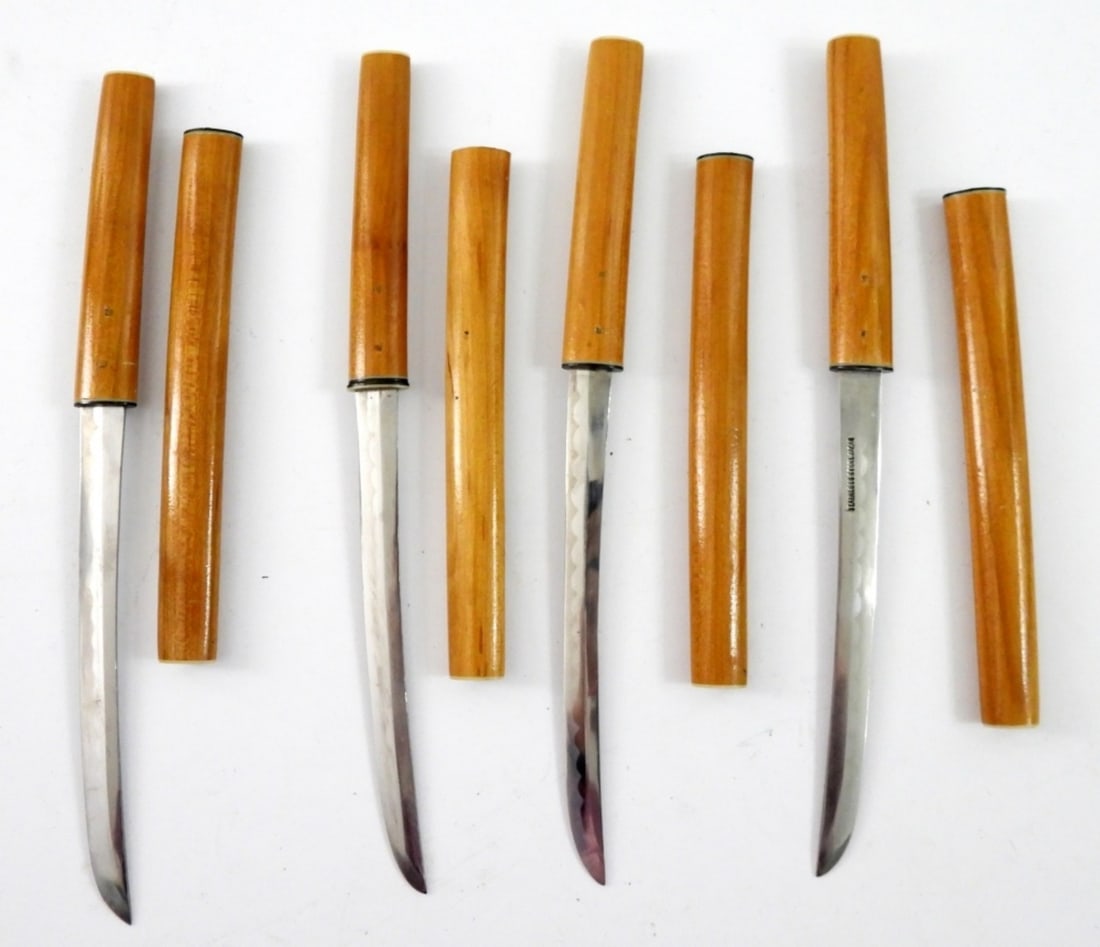 SET OF 4 SMALL JAPANESE KNIVES (1 of 2)
