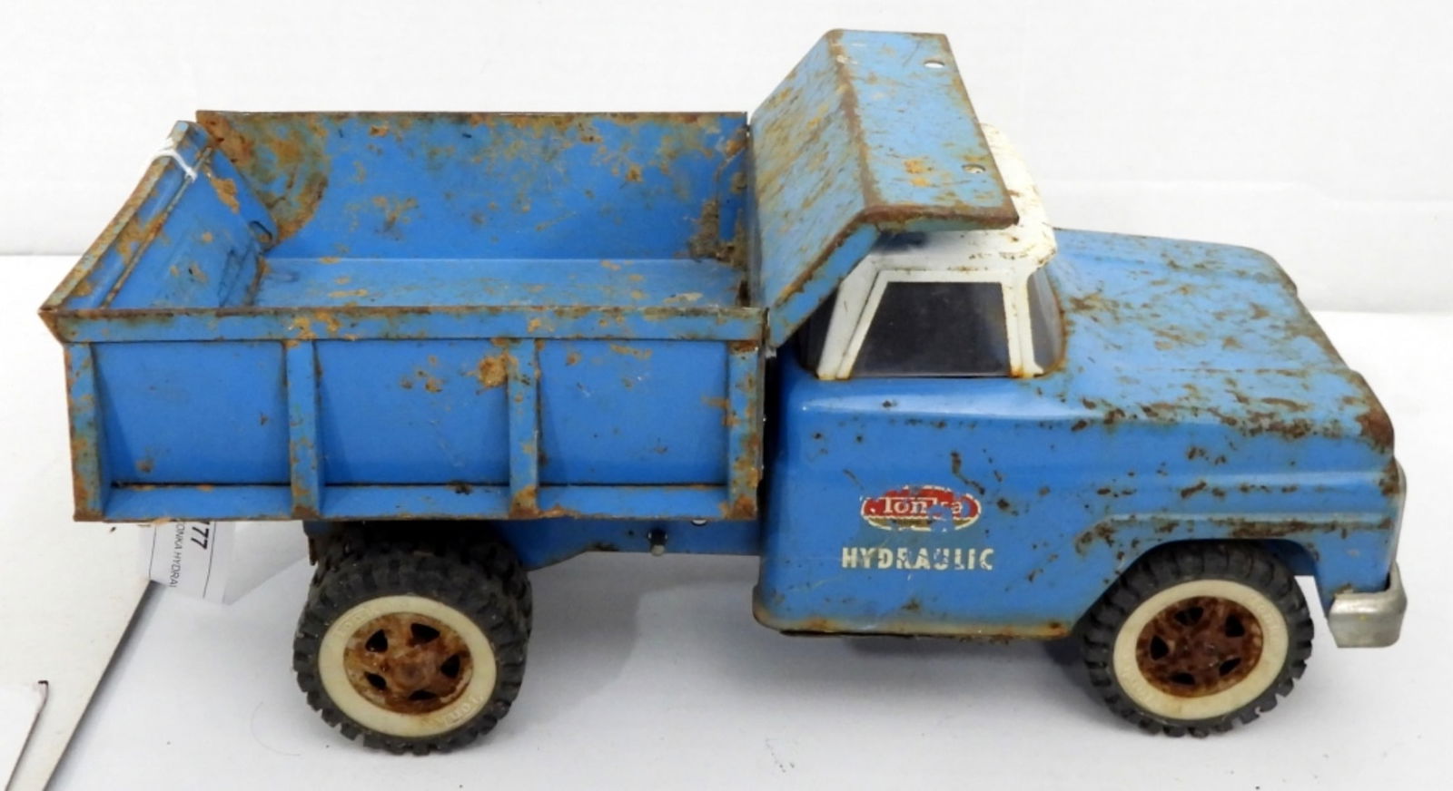 1960's TONKA HYDRAULIC BLUE DUMP TRUCK (1 of 4)