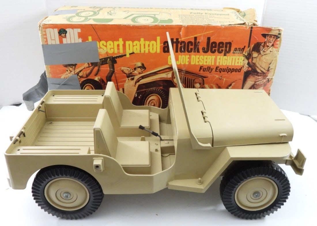 VINTAGE GI JOE JEEP DESERT PATROL VEHICAL: VINTAGE HASBRO GI JOE DESERT PATROL ATTACK JEEP 20" LONG X 8" TALL