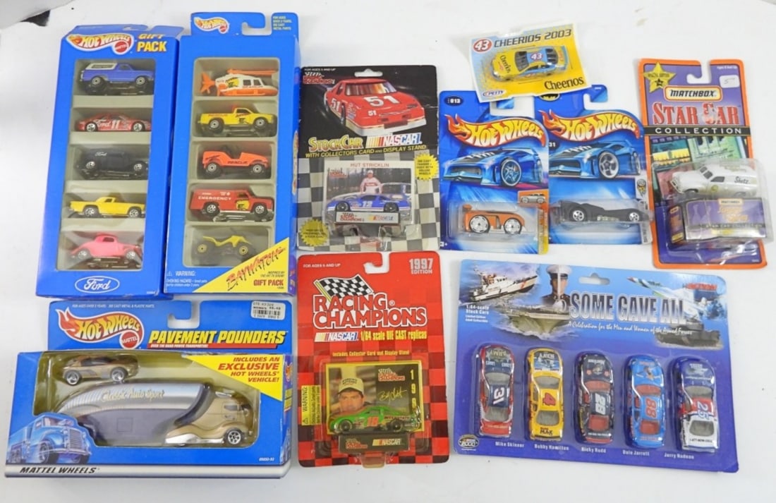 HOT WHEELS AND MATHBOX CAR LOT: (9) PACKAGED CARS ALL IN GOOD CONDITION