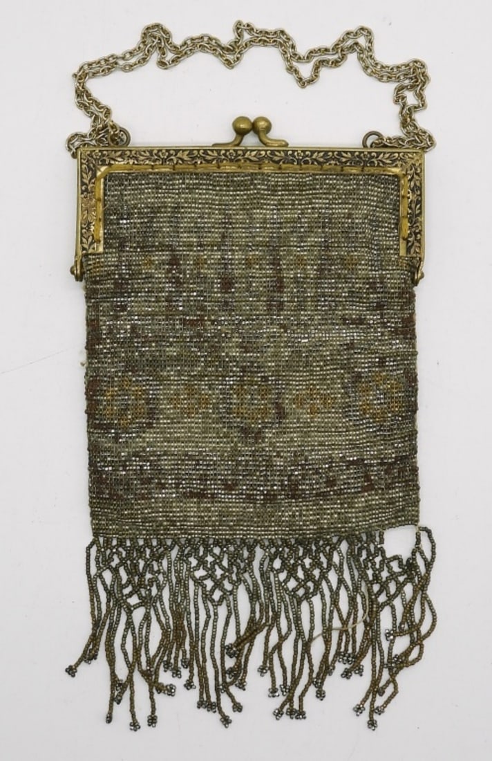 VTG MICROBEAD FLAPPER PURSE (1 of 3)