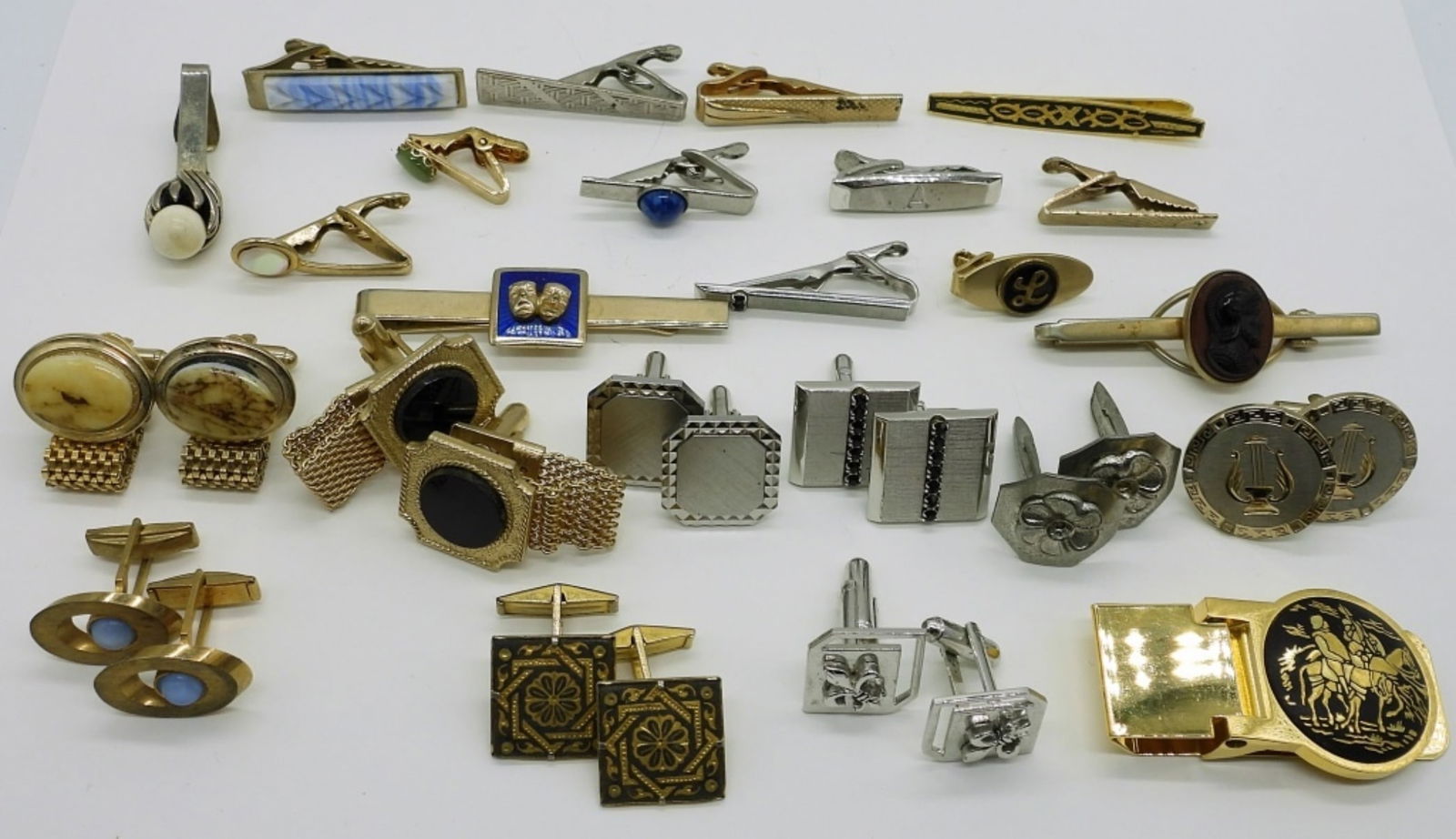 VTG MENS DRESS ACCESSORIES (1 of 1)