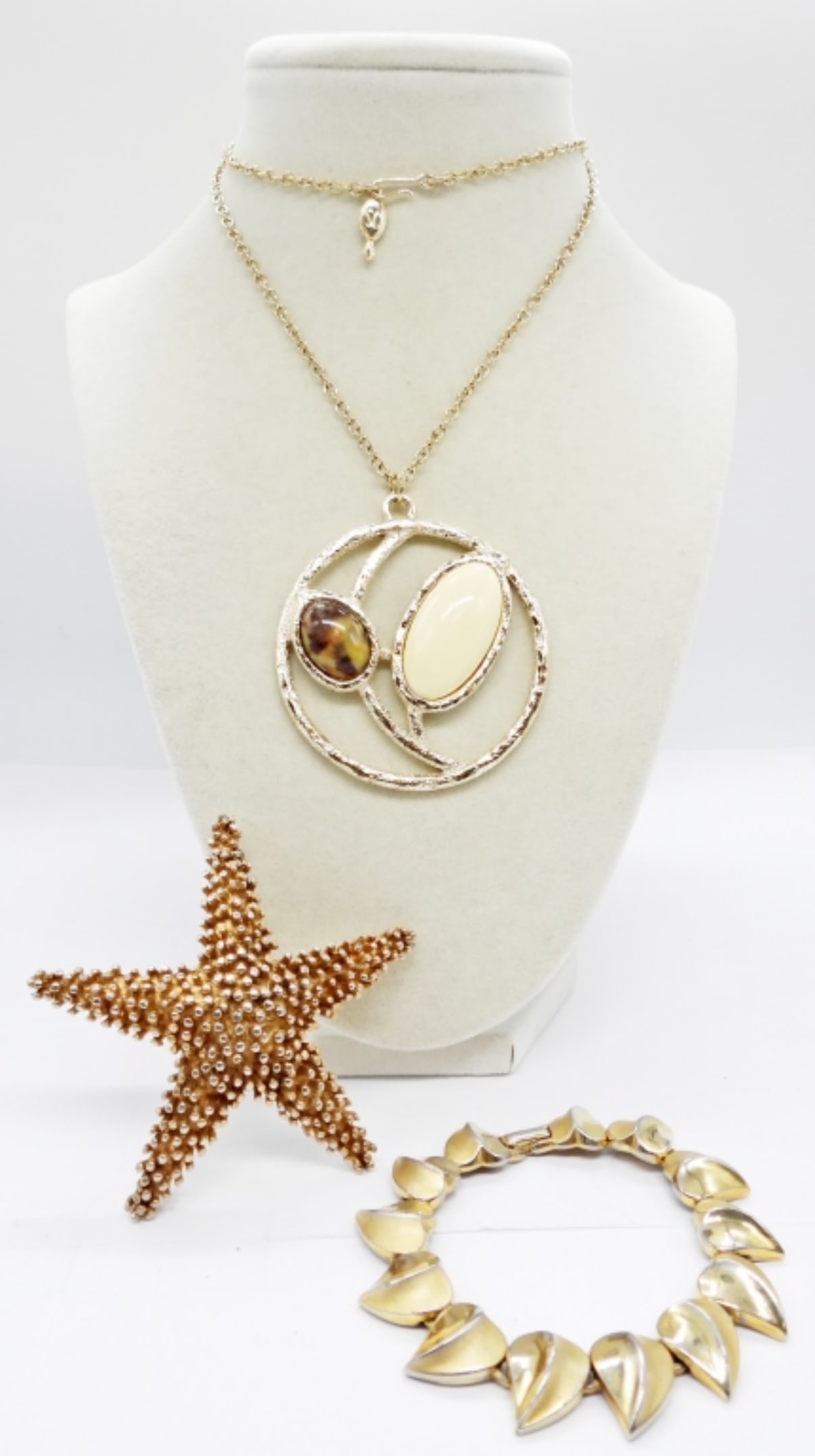 SARAH COVENTRY NECKLACE & MORE (1 of 5)