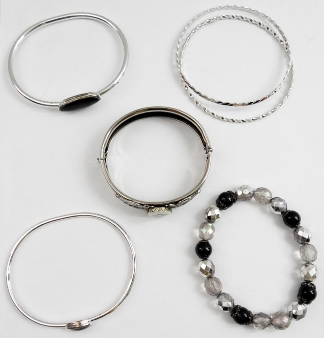 (6) SILVER TONE & BLACK ONYX BRACELETS: BANGLE & STRETCHY STYLE - 7 INCHES