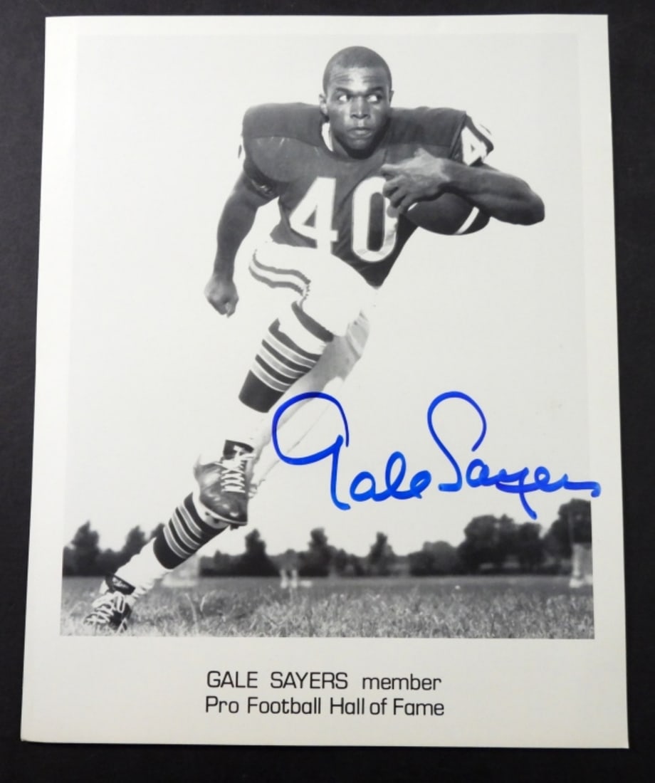 GALE SAYERS AUTOGRAPHED PHOTO (1 of 2)