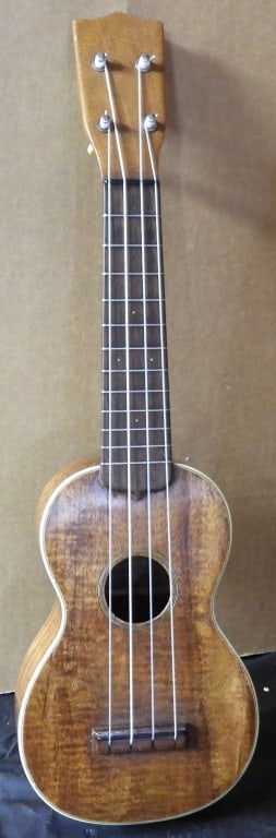 MARTIN SOPRANO UKULELE (1 of 6)